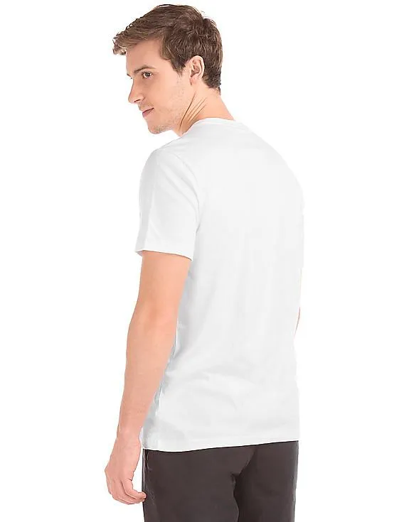 GAP Men White Crop Logo Crew Neck Tee