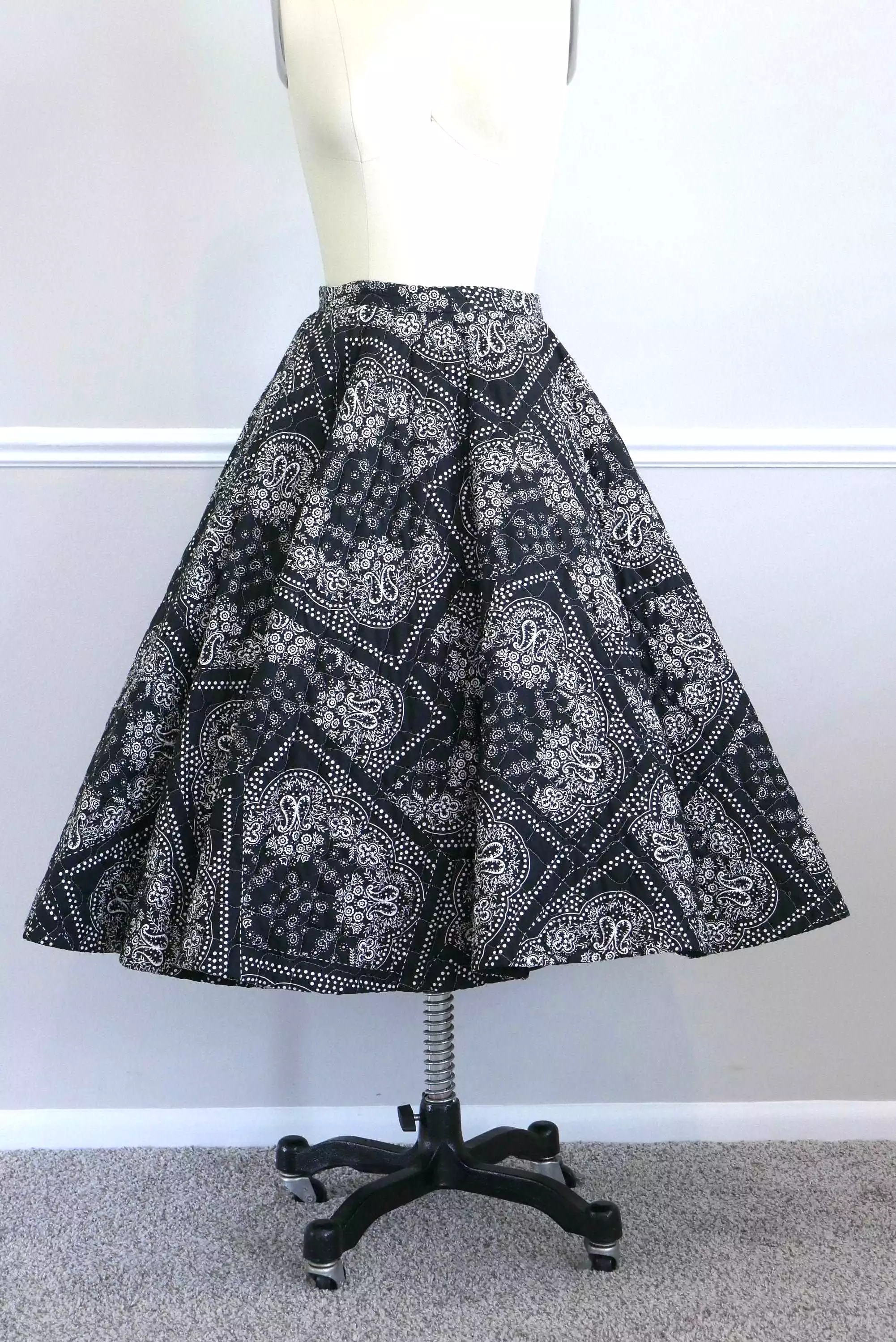 ON SALE Vintage 1950s Hanky Print Quilted Circle Skirt / 50s navy blue fit and flare skirt  size s