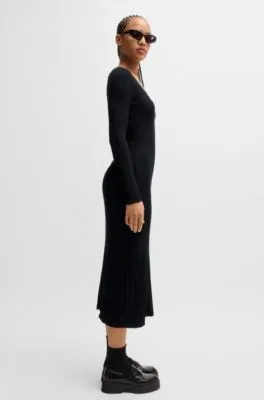 Slim-fit midi-length dress with irregular ribbed structure