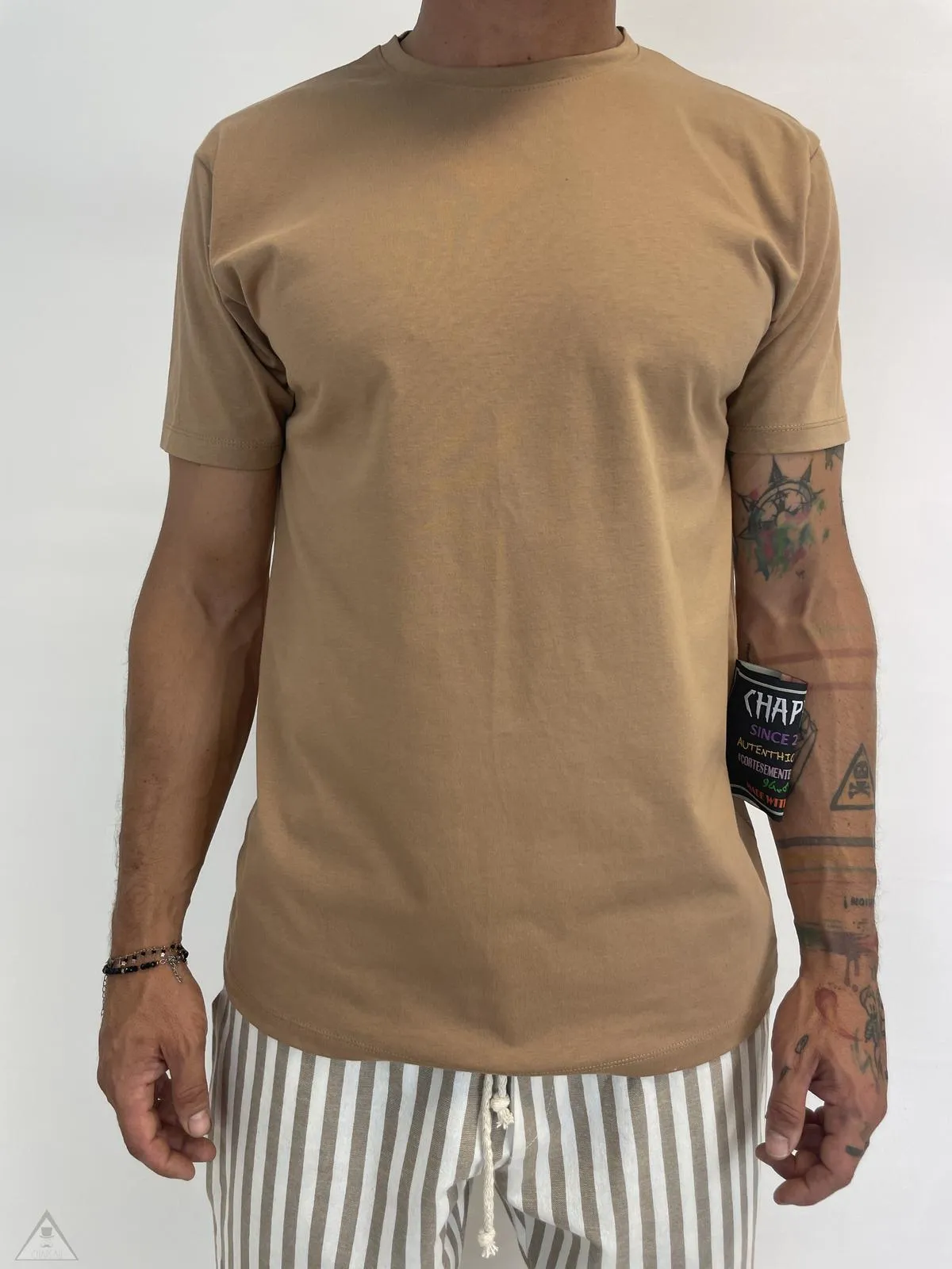 T-shirt cammello Etichetta